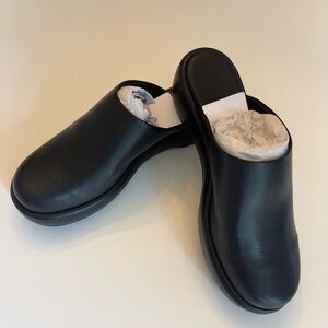 BNIB Everlane The Puffa Flatform Leather Clogs